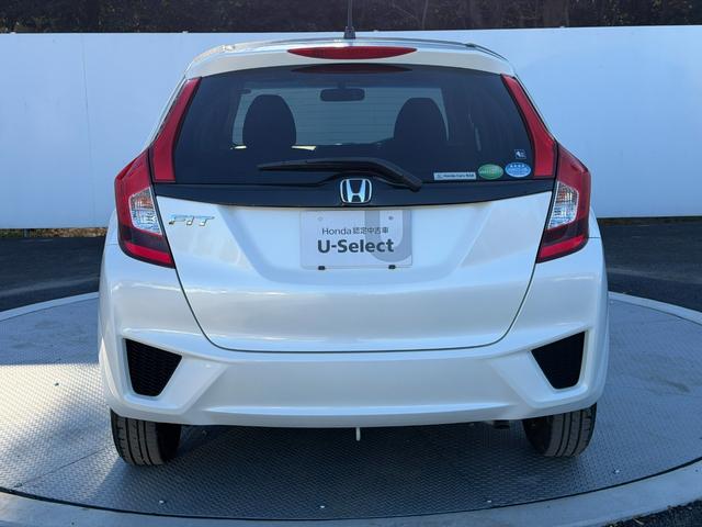 フィット 13G・Fパッケージ ワンオーナー・7インチ純ナビTV・スマートキー・ETC ワンオーナー車 DVD再生可能 スマ-トキ- 記録簿有り VSA ETC付き 助手席エアバッグ オートエアコン エアバック PS キ-フリ-(24枚目)