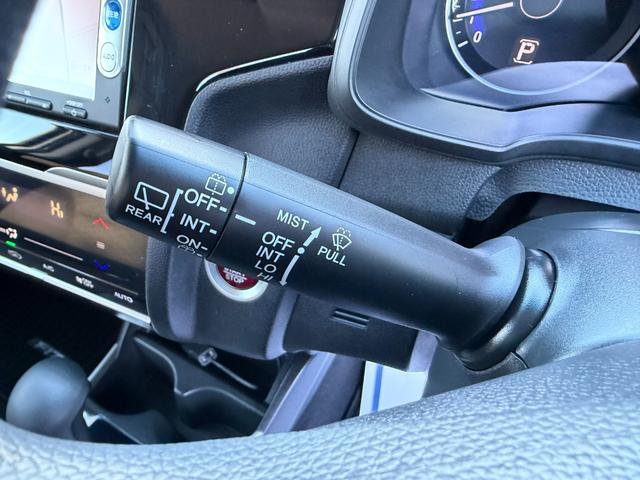 フィット 13G・Fパッケージ ワンオーナー・7インチ純ナビTV・スマートキー・ETC ワンオーナー車 DVD再生可能 スマ-トキ- 記録簿有り VSA ETC付き 助手席エアバッグ オートエアコン エアバック PS キ-フリ-(33枚目)