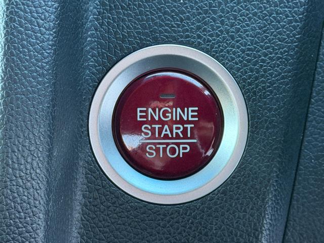 フィット 13G・Fパッケージ ワンオーナー・7インチ純ナビTV・スマートキー・ETC ワンオーナー車 DVD再生可能 スマ-トキ- 記録簿有り VSA ETC付き 助手席エアバッグ オートエアコン エアバック PS キ-フリ-(36枚目)