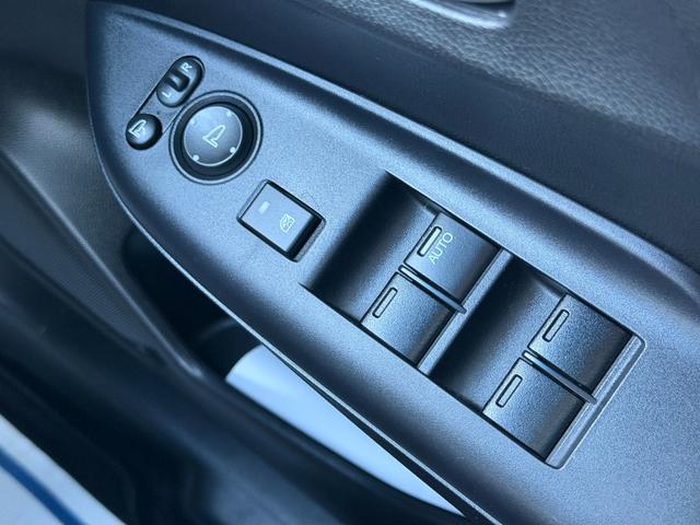 フィット 13G・Fパッケージ ワンオーナー・7インチ純ナビTV・スマートキー・ETC ワンオーナー車 DVD再生可能 スマ-トキ- 記録簿有り VSA ETC付き 助手席エアバッグ オートエアコン エアバック PS キ-フリ-(42枚目)