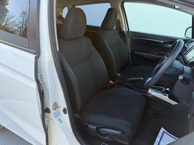 フィット 13G・Fパッケージ ワンオーナー・7インチ純ナビTV・スマートキー・ETC ワンオーナー車 DVD再生可能 スマ-トキ- 記録簿有り VSA ETC付き 助手席エアバッグ オートエアコン エアバック PS キ-フリ-(43枚目)