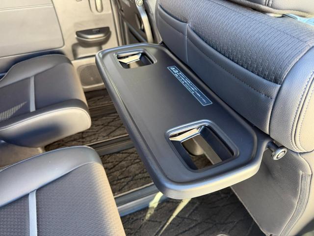 ステップワゴンスパーダ e:HEVスパーダG・EXホンダセンシング ワンオーナー・ドラレコ・9インチ純ナビTV・Bluetooth・インターナビ・Rカメラ・ETC・両パワスラ・シートヒーター・AW エアバック 地デジ クルコン サイドエアバッグ シ-トヒ-タ- ABS(33枚目)