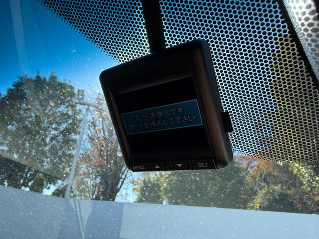 ステップワゴンスパーダ e:HEVスパーダG・EXホンダセンシング ワンオーナー・ドラレコ・9インチ純ナビTV・Bluetooth・インターナビ・Rカメラ・ETC・両パワスラ・シートヒーター・AW エアバック 地デジ クルコン サイドエアバッグ シ-トヒ-タ- ABS(34枚目)