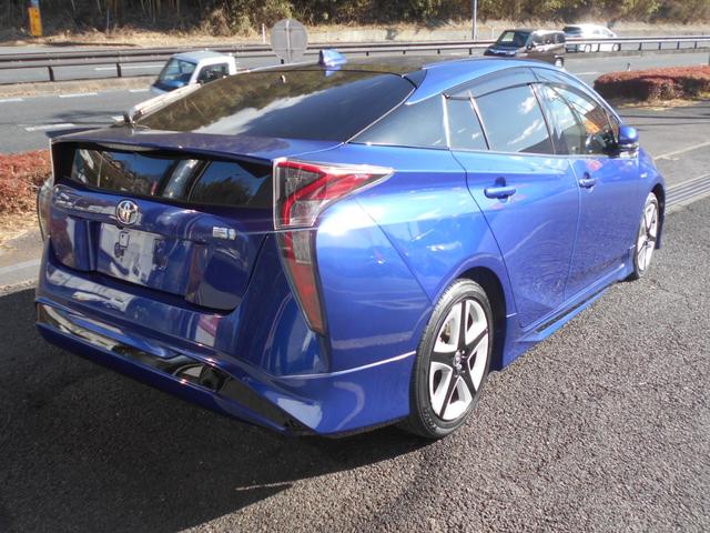 プリウス Ｓツーリングセレクション　純正ＳＤナビ・フルセグ・ＣＤ・ＤＶＤ・Ｂｌｕｅｔｏｏｔｈ・ビルトインＥＴＣ・レーダークルーズコントロール・トヨタセーフティセンス・ドライブレコーダー・ヒーター付きレザーシート・オートハイビーム（6枚目）