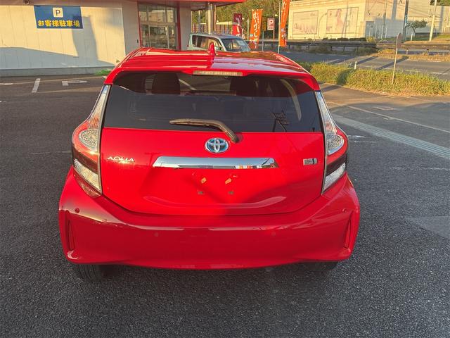 アクア Sスタイルブラック 純正SDナビ・フルセグ・CD・バックカメラ・プッシュスタート・スマートキー・Bluetooth・シートヒーター・アラウンドビューモニター・オートハイビーム・電動格納ミラー・トヨタセーフティセンス(7枚目)