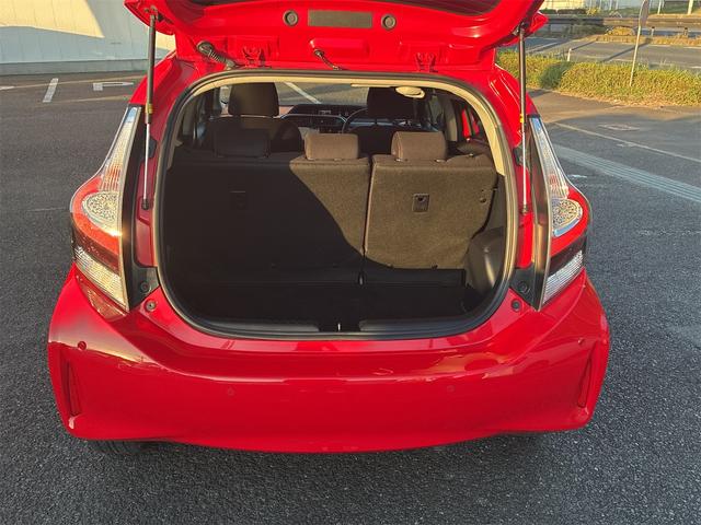 アクア Sスタイルブラック 純正SDナビ・フルセグ・CD・バックカメラ・プッシュスタート・スマートキー・Bluetooth・シートヒーター・アラウンドビューモニター・オートハイビーム・電動格納ミラー・トヨタセーフティセンス(18枚目)