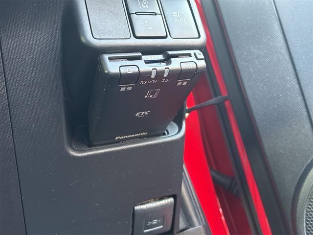 アクア Sスタイルブラック 純正SDナビ・フルセグ・CD・バックカメラ・プッシュスタート・スマートキー・Bluetooth・シートヒーター・アラウンドビューモニター・オートハイビーム・電動格納ミラー・トヨタセーフティセンス(24枚目)