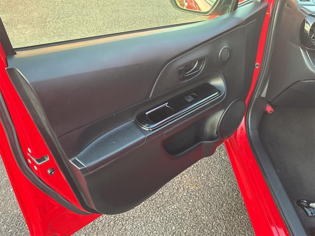 アクア Sスタイルブラック 純正SDナビ・フルセグ・CD・バックカメラ・プッシュスタート・スマートキー・Bluetooth・シートヒーター・アラウンドビューモニター・オートハイビーム・電動格納ミラー・トヨタセーフティセンス(48枚目)