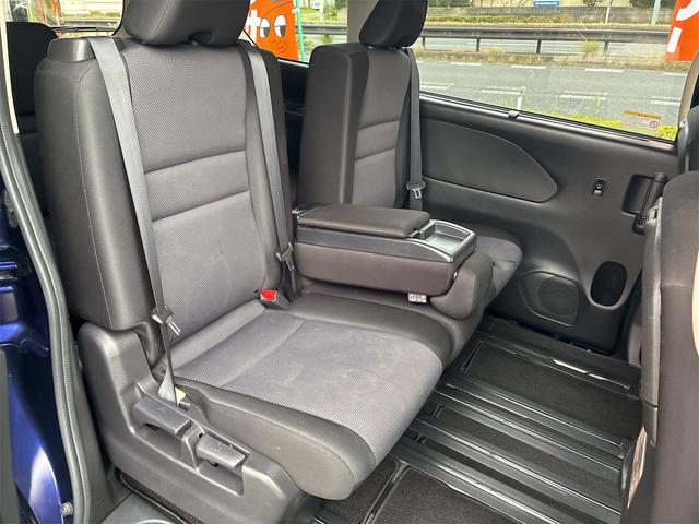 セレナ Ｓ　社外メモリーナビ・ＤＶＤ・Ｂｌｕｅｔｏｏｔｈ・ＥＴＣ・アラウンドビューモニター・クルーズコントロール・左電動スライドドア・プッシュスタート・スマートキー・エマージェンシーブレーキ（17枚目）