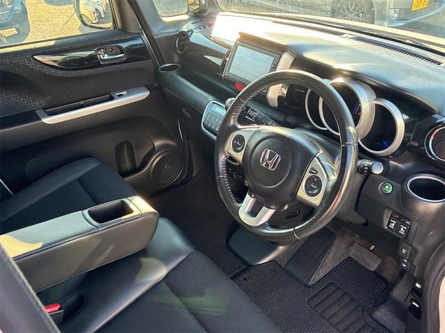 N-BOXカスタム G・ターボLパッケージ 純正SDナビ・ワンセグ・CD・Bluetooth・バックカメラ・ETC・スマートキー・プッシュスタート・衝突被害軽減ブレーキ・ドライブレコーダー・ETC・クルーズコントロール・アイドリングストップ(17枚目)