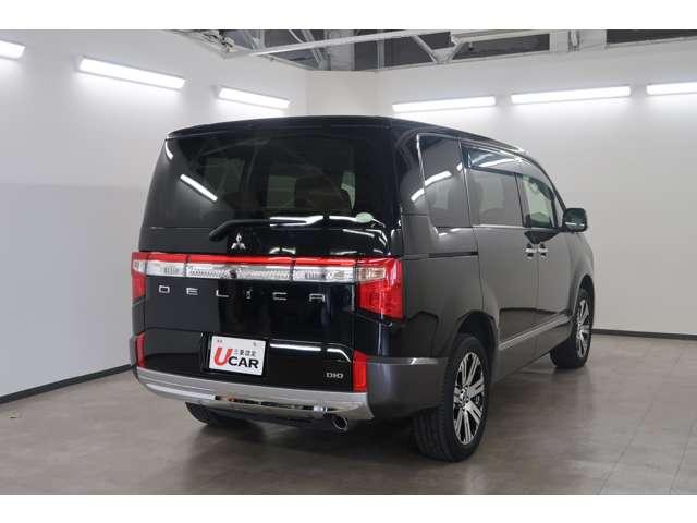 デリカＤ：５ ４ＷＤ　Ｐ　７人乗り　クリーンディゼル　８速オートマ　ベージュ内装　禁煙車　純正１０．１インチメモリーナビ　電動サイドステップ　フルセグ　全方位マルチカメラ　ＥＴＣ　ドラレコ　レーダークルーズコントロール　シートヒーター　ハンドルヒーター　ワンオーナー（6枚目）