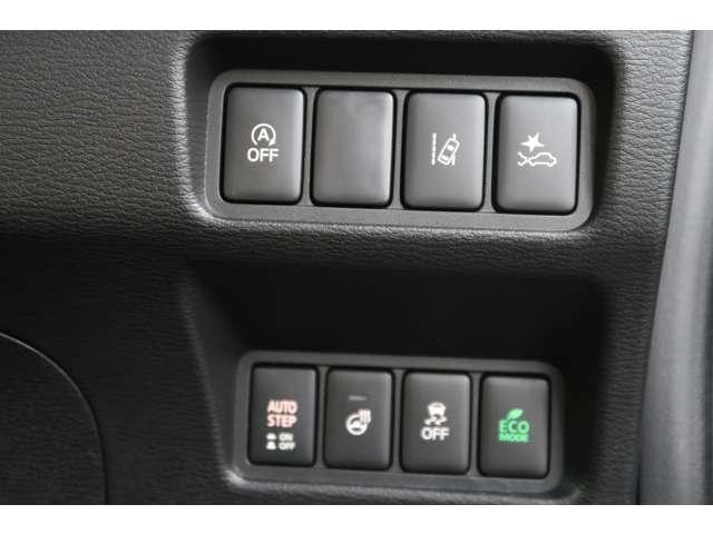 デリカＤ：５ ４ＷＤ　Ｐ　７人乗り　クリーンディゼル　８速オートマ　ベージュ内装　禁煙車　純正１０．１インチメモリーナビ　電動サイドステップ　フルセグ　全方位マルチカメラ　ＥＴＣ　ドラレコ　レーダークルーズコントロール　シートヒーター　ハンドルヒーター　ワンオーナー（14枚目）