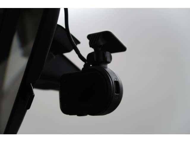 ミラージュ Ｍ　２ＷＤ　フロアシフトＣＶＴ　禁煙　メモリーナビ　ＥＴＣ　ドラレコ　フルセグ　アイドリングストップ　スマートキー　純正１５インチアルミ　ワンオーナー　三菱認定中古車１年保証（走行無制限）（4枚目）