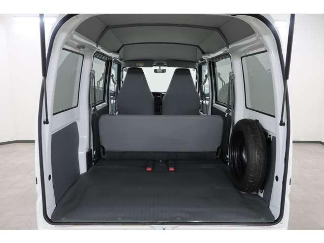 ミニキャブ・ミーブ ＣＤ　１０．５ｋｗｈ　４シーター　電気自動車　禁煙　オーディオレス　エアコン　パワステ　パワーウインドウ　シートヒーター　キーレス　プライバシーガラス　リヤアンダーミラー　ワンオーナー　三菱認定中古車１年保証（走行無制限）（10枚目）