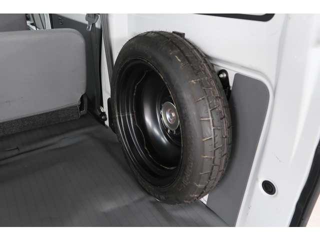 ミニキャブ・ミーブ ＣＤ　１０．５ｋｗｈ　４シーター　電気自動車　禁煙　オーディオレス　エアコン　パワステ　パワーウインドウ　シートヒーター　キーレス　プライバシーガラス　リヤアンダーミラー　ワンオーナー　三菱認定中古車１年保証（走行無制限）（11枚目）