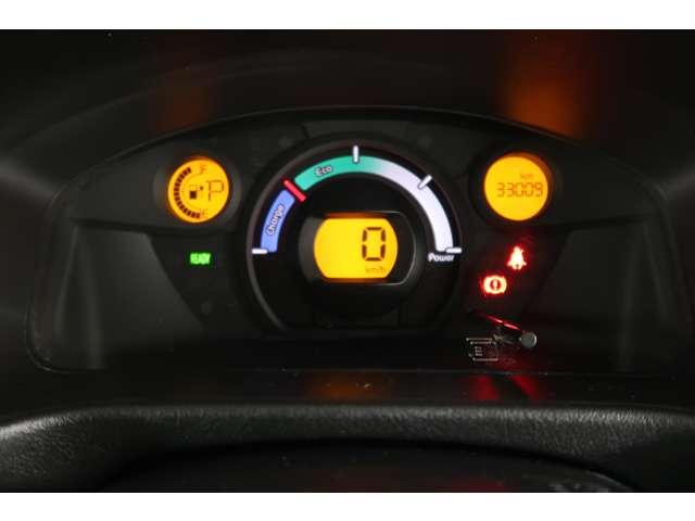 ミニキャブ・ミーブ ＣＤ　１０．５ｋｗｈ　４シーター　電気自動車　禁煙　オーディオレス　エアコン　パワステ　パワーウインドウ　シートヒーター　キーレス　プライバシーガラス　リヤアンダーミラー　ワンオーナー　三菱認定中古車１年保証（走行無制限）（12枚目）