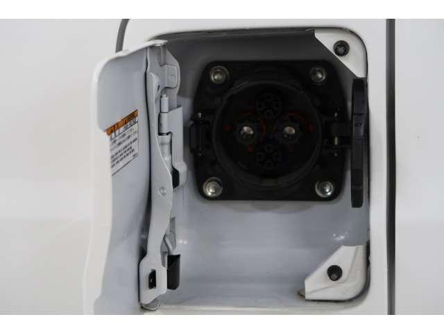 ミニキャブ・ミーブ ＣＤ　１０．５ｋｗｈ　４シーター　電気自動車　禁煙　オーディオレス　エアコン　パワステ　パワーウインドウ　シートヒーター　キーレス　プライバシーガラス　リヤアンダーミラー　ワンオーナー　三菱認定中古車１年保証（走行無制限）（16枚目）