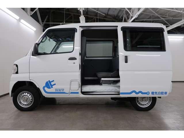 ミニキャブ・ミーブ ＣＤ　１０．５ｋｗｈ　４シーター　電気自動車　禁煙　オーディオレス　エアコン　パワステ　パワーウインドウ　シートヒーター　キーレス　プライバシーガラス　リヤアンダーミラー　ワンオーナー　三菱認定中古車１年保証（走行無制限）（18枚目）