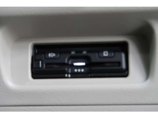 ビルトインＥＴＣ車載器　高速料金の支払いもスイスイと♪