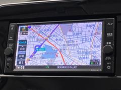 高速道路　同一車線運転技術「プロパイロット」は、ドライバーに代わってアクセル、ブレーキ、ステアリングをクルマ側で制御。 2