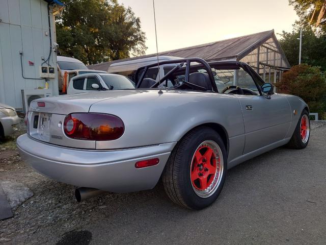 ユーノスロードスター ノーマルベース レザーシート 14インチアルミホイール TEIN車高調 ステンレスマフラー ロールバー(8枚目)