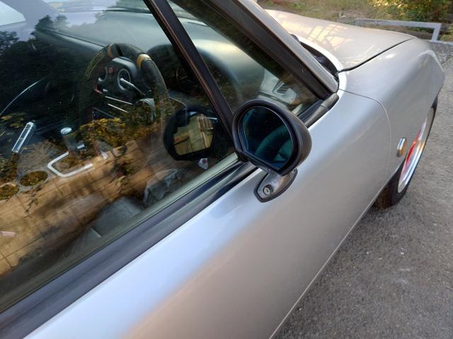 ユーノスロードスター ノーマルベース レザーシート 14インチアルミホイール TEIN車高調 ステンレスマフラー ロールバー(32枚目)