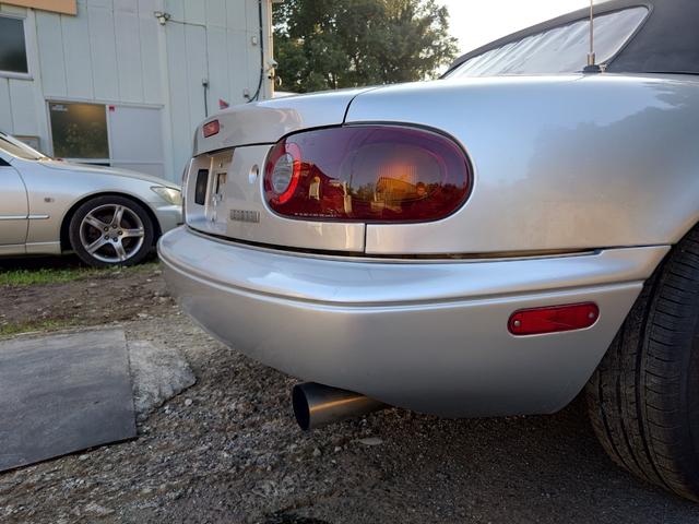 ユーノスロードスター ノーマルベース レザーシート 14インチアルミホイール TEIN車高調 ステンレスマフラー ロールバー(50枚目)