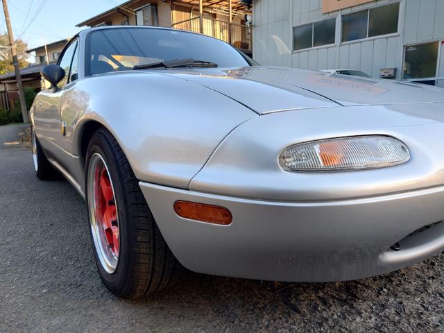 ユーノスロードスター ノーマルベース レザーシート 14インチアルミホイール TEIN車高調 ステンレスマフラー ロールバー(55枚目)