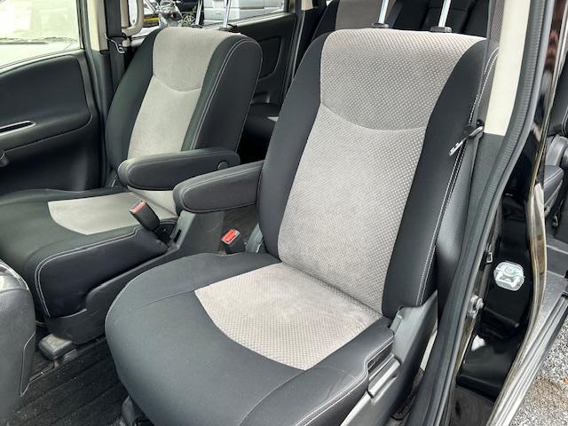 セレナ ライダー S-ハイブリッド 純正ナビ/地デジ パワースライドドア(9枚目)