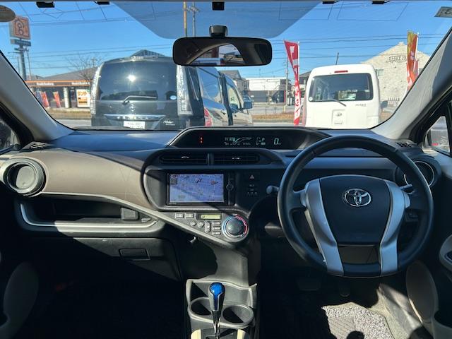 アクア Ｇ　純正ナビ／地デジ　バックモニター　スマートキー（3枚目）