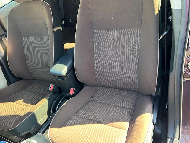 アクア Ｇ　純正ナビ／地デジ　バックモニター　スマートキー（10枚目）