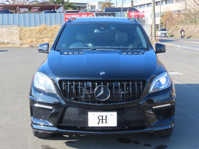 ＭＬ６３　ＡＭＧ　ＭＬ３６ＡＭＧ　修復歴なし　純正ナビ　ＤＴＶ　ＷＳＲ　Ｂカメラ　ＡＬＰＩＮＥリアモニター　ＥＴＣ　クルコン　パドルシフト　黒革シート　社外可変式マフラー　ＡＭＧＲＩＤＥＣｏｎｔｒｏｌ調整　オールペン車(2枚目)