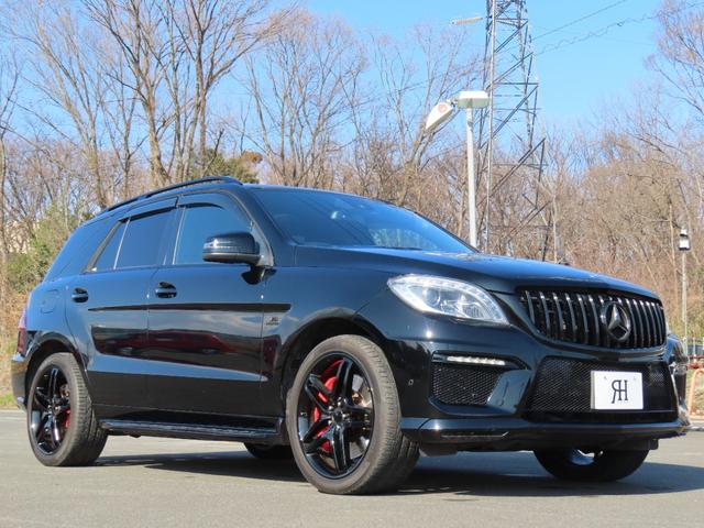 Ｍクラス ＭＬ６３　ＡＭＧ　ＭＬ３６ＡＭＧ　修復歴なし　純正ナビ　ＤＴＶ　ＷＳＲ　Ｂカメラ　ＡＬＰＩＮＥリアモニター　ＥＴＣ　クルコン　パドルシフト　黒革シート　社外可変式マフラー　ＡＭＧＲＩＤＥＣｏｎｔｒｏｌ調整　オールペン車（10枚目）