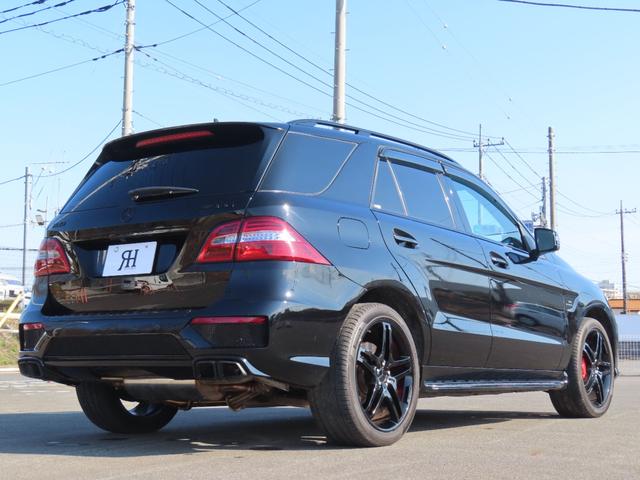 ＭＬ６３　ＡＭＧ　ＭＬ３６ＡＭＧ　修復歴なし　純正ナビ　ＤＴＶ　ＷＳＲ　Ｂカメラ　ＡＬＰＩＮＥリアモニター　ＥＴＣ　クルコン　パドルシフト　黒革シート　社外可変式マフラー　ＡＭＧＲＩＤＥＣｏｎｔｒｏｌ調整　オールペン車(11枚目)