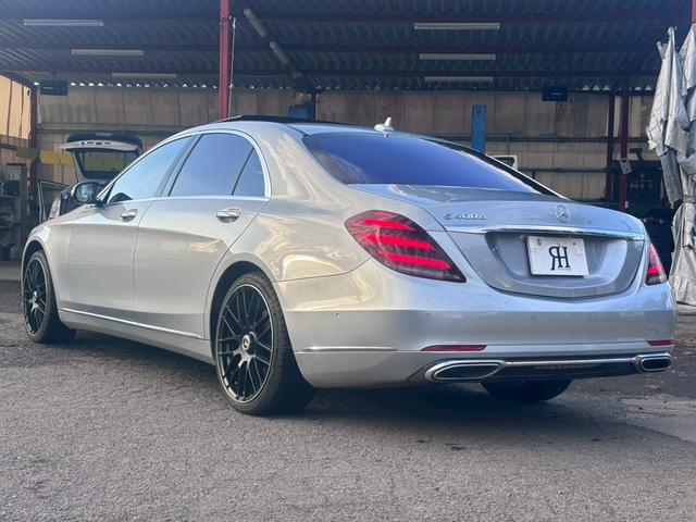 Ｓクラス Ｓ４００ｄロング　純正ナビ　フルセグＴＶ　Ｂｌｕｅｔｏｏｔｈ　Ｂｕｒｍｅｓｔｅｒ　３６０°カメラ　クルコン　前席シートマッサージ　サンルーフ　ＥＴＣ　アンビエントライト　ＬＥＤヘッドライト　社外２０インチＡＷ（16枚目）