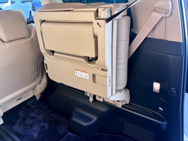 アルファードハイブリッド エグゼクティブラウンジS 純正Tコネクトナビ JBLプレミアムサウンド 全方位カメラ レーダークルーズコントロール ETC2.0 ベージュレザーシート Wサンルーフ 3眼LEDヘッドライト 純正17インチアルミ(42枚目)