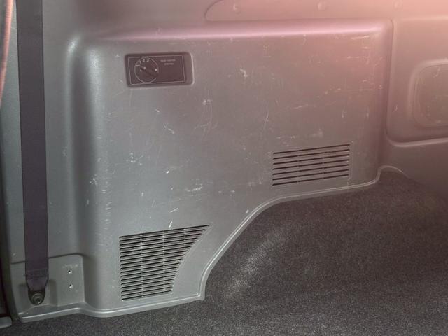 NV350キャラバンバン ロングプレミアムGXターボ 純正ナビ フルセグTV Bluetooth リアクーラー&リアヒーター 電動格納ミラー スマートキー&プッシュスタート スノースイッチ ヒートスイッチ DPF再生スイッチ HIDヘッドライト&フォグ(40枚目)