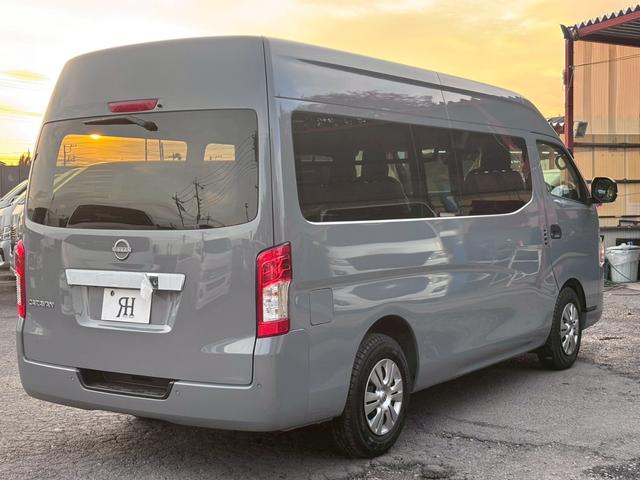 キャラバン ＳロングＥＸ　登録済み未使用車　社外ディスプレイオーディオ　Ｂｌｕｅｔｏｏｔｈ　アラウンドビューモニター　ステアリングスイッチ　レーダークルコン　電動格納ミラー　レベライザー　デジタルインナーミラー　エマブレ（9枚目）