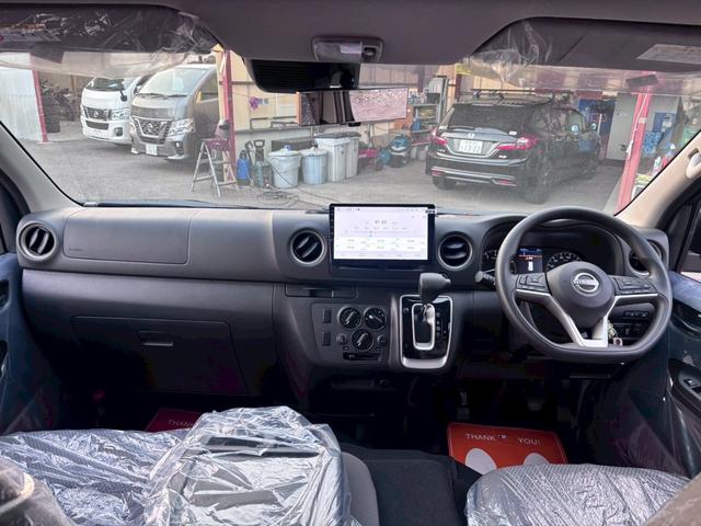 キャラバン ＳロングＥＸ　登録済み未使用車　社外ディスプレイオーディオ　Ｂｌｕｅｔｏｏｔｈ　アラウンドビューモニター　ステアリングスイッチ　レーダークルコン　電動格納ミラー　レベライザー　デジタルインナーミラー　エマブレ（40枚目）