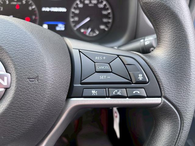 キャラバン ＳロングＥＸ　登録済み未使用車　社外ディスプレイオーディオ　Ｂｌｕｅｔｏｏｔｈ　アラウンドビューモニター　ステアリングスイッチ　レーダークルコン　電動格納ミラー　レベライザー　デジタルインナーミラー　エマブレ（50枚目）