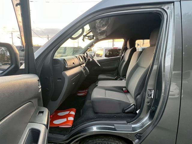 ＮＶ３５０キャラバンバン スーパーロングＤＸ　社外ナビ　ワンセグＴＶ　Ｂｌｕｅｔｏｏｔｈ　スノースイッチ　キーレスキー　アラウンドビューモニター　前後ドラレコ　衝突軽減　レベライザー　電動格納ミラー　ＥＴＣ　ＬＥＤヘッドライト（27枚目）