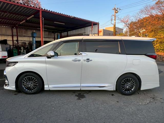 アルファードハイブリッド エグゼクティブラウンジ　純正ナビ　ＪＢＬ　全方位カメラ　ヘッドアップディスプレイ　トヨタチームメイト　デジタルインナーミラー　ＥＴＣ２．０　　ムーンルーフ　モデリスタフルエアロ　モデリスタマフラー　ＬＥＤリフレクター（12枚目）