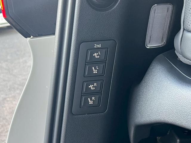 アルファードハイブリッド エグゼクティブラウンジ　純正ナビ　ＪＢＬ　全方位カメラ　ヘッドアップディスプレイ　トヨタチームメイト　デジタルインナーミラー　ＥＴＣ２．０　　ムーンルーフ　モデリスタフルエアロ　モデリスタマフラー　ＬＥＤリフレクター（41枚目）