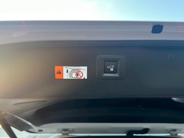 アルファードハイブリッド エグゼクティブラウンジ　純正ナビ　ＪＢＬ　全方位カメラ　ヘッドアップディスプレイ　トヨタチームメイト　デジタルインナーミラー　ＥＴＣ２．０　　ムーンルーフ　モデリスタフルエアロ　モデリスタマフラー　ＬＥＤリフレクター（42枚目）