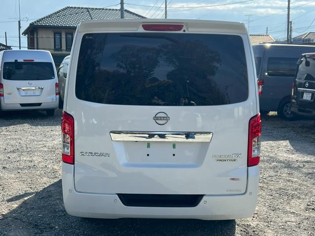 キャラバン ロングプレミアムＧＸプロスタイル　純正ナビ　フルセグＴＶ　Ｂｌｕｅｔｏｏｔｈ　アラウンドビュー　リアヒーター＆クーラー　ＬＥＤヘッド　ＨＥＡＴスイッチ　ＤＰＦ再生　電動格納ミラー　ＥＴＣ　デジタルインナーミラー　純正１５インチＡＷ（12枚目）