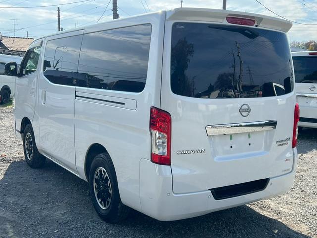 キャラバン ロングプレミアムＧＸプロスタイル　純正ナビ　フルセグＴＶ　Ｂｌｕｅｔｏｏｔｈ　アラウンドビュー　リアヒーター＆クーラー　ＬＥＤヘッド　ＨＥＡＴスイッチ　ＤＰＦ再生　電動格納ミラー　ＥＴＣ　デジタルインナーミラー　純正１５インチＡＷ（13枚目）