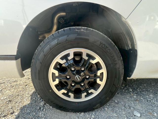 キャラバン ロングプレミアムＧＸプロスタイル　純正ナビ　フルセグＴＶ　Ｂｌｕｅｔｏｏｔｈ　アラウンドビュー　リアヒーター＆クーラー　ＬＥＤヘッド　ＨＥＡＴスイッチ　ＤＰＦ再生　電動格納ミラー　ＥＴＣ　デジタルインナーミラー　純正１５インチＡＷ（21枚目）