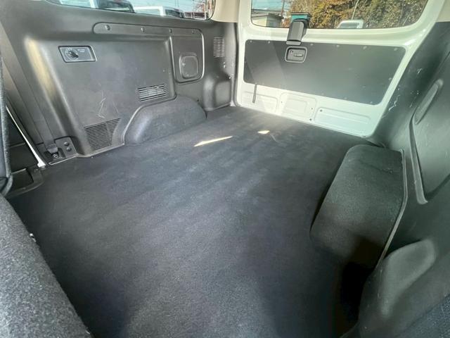 キャラバン ロングプレミアムＧＸプロスタイル　純正ナビ　フルセグＴＶ　Ｂｌｕｅｔｏｏｔｈ　アラウンドビュー　リアヒーター＆クーラー　ＬＥＤヘッド　ＨＥＡＴスイッチ　ＤＰＦ再生　電動格納ミラー　ＥＴＣ　デジタルインナーミラー　純正１５インチＡＷ（39枚目）