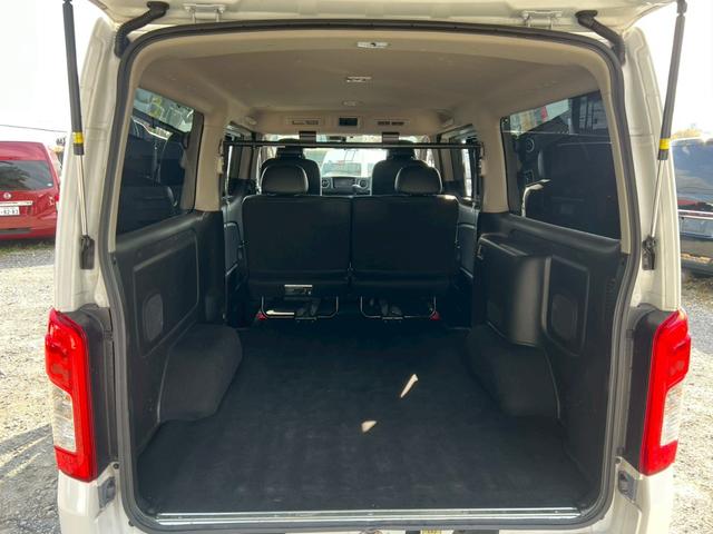 キャラバン ロングプレミアムＧＸプロスタイル　純正ナビ　フルセグＴＶ　Ｂｌｕｅｔｏｏｔｈ　アラウンドビュー　リアヒーター＆クーラー　ＬＥＤヘッド　ＨＥＡＴスイッチ　ＤＰＦ再生　電動格納ミラー　ＥＴＣ　デジタルインナーミラー　純正１５インチＡＷ（43枚目）