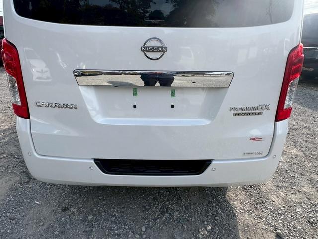 キャラバン ロングプレミアムＧＸプロスタイル　純正ナビ　フルセグＴＶ　Ｂｌｕｅｔｏｏｔｈ　アラウンドビュー　リアヒーター＆クーラー　ＬＥＤヘッド　ＨＥＡＴスイッチ　ＤＰＦ再生　電動格納ミラー　ＥＴＣ　デジタルインナーミラー　純正１５インチＡＷ（64枚目）